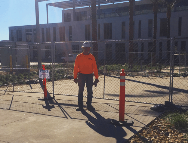 installing temporary chain link fencing image